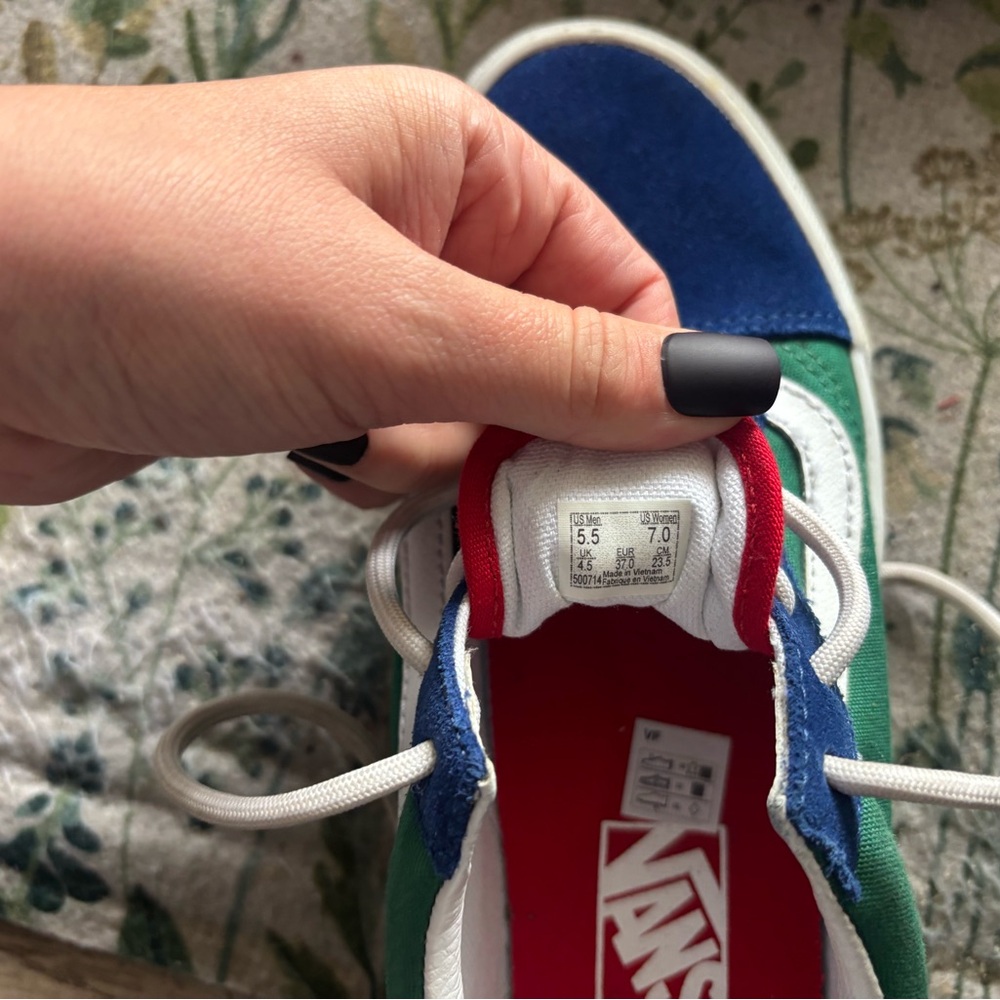 Vans! - Picture 5 of 5